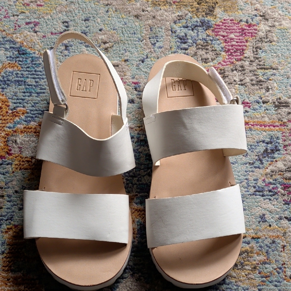 GAP Women's Cream Sandals